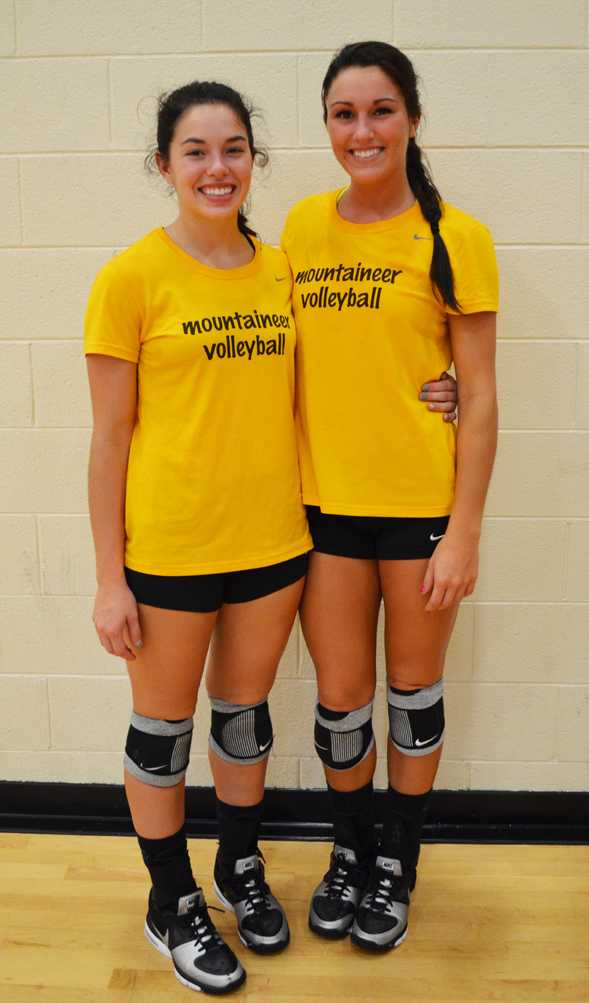 Sisters+junior+broadcast+journalism+major+Lauren+Brown+and+Freshman+pre+med+major+Paige+Brown+play+for+Appalachian+womens+volleyball+team.+Aniesy+Cardo%7C+The+Appalachian