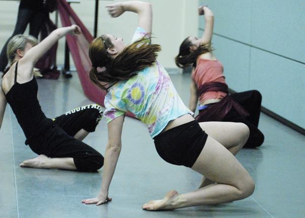 Students rehearse for the Fall Appalachian Dance Ensemble in the Varsity Gym. The show ran from November 7-11 and featured seven pieces of original choreography Maggie Cozens | The Appalachian.