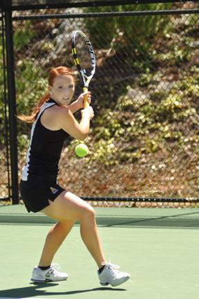 Senior Ellie Linsell prepares to return the ball across the net in Saturday’s match against Wofford. Justin Perry | The Appalachian