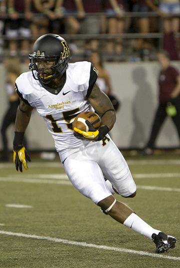 Senior wide receiver Tony Washington runs down the field during Saturdays game against Montana. The Mountaineers lost to the Grizzlies 30-6. Photo courtesy of Meghan Nolt | Montana Kaimin