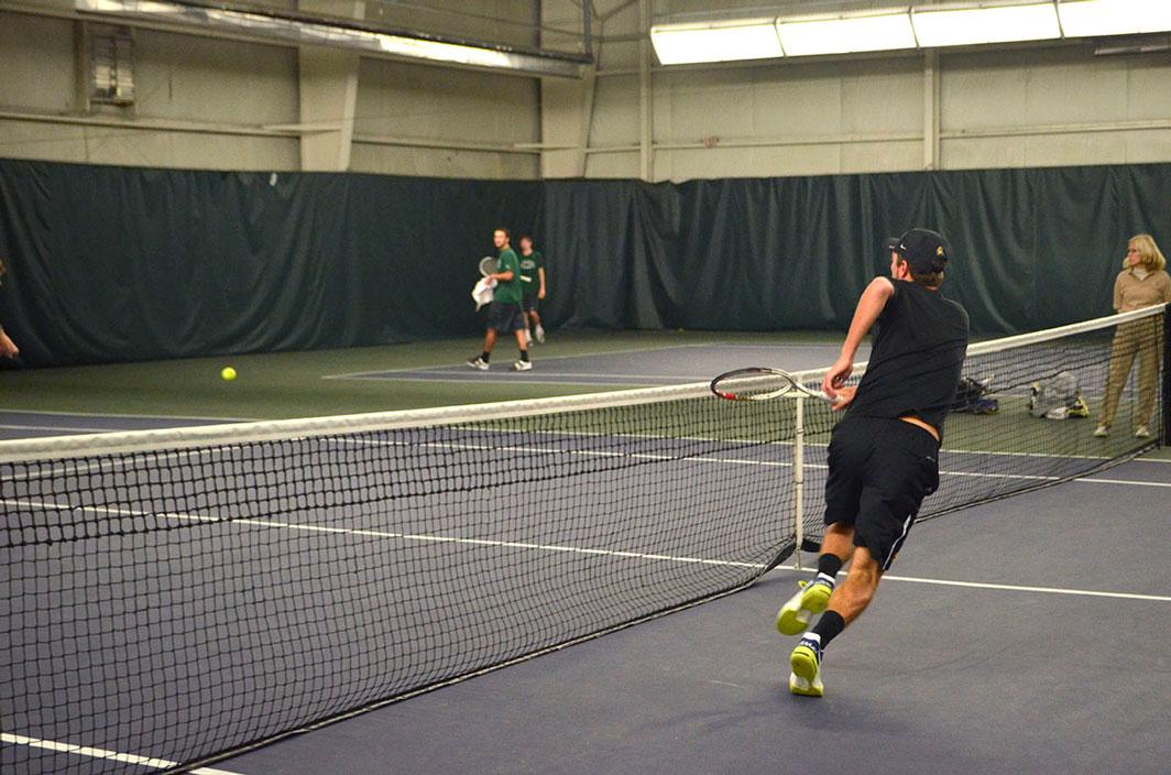 Men's tennis improves record to 1-1 after win against Lees-McRae