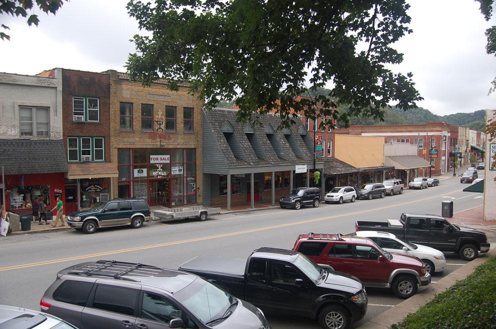 Kings Street Sunday afternoon near Appalachian State Univeristy. Photo by Cara Croom  |  The Appalachian