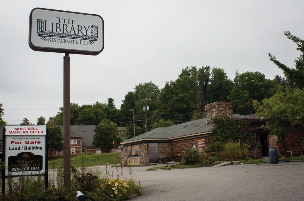 The Library Restaurant and Pub on Blowing Rock Rd Monday afternoon. The Winkler Organization is planning to build more apartments on the lot. Photo by Rachel Krauza  |  The Appalachian