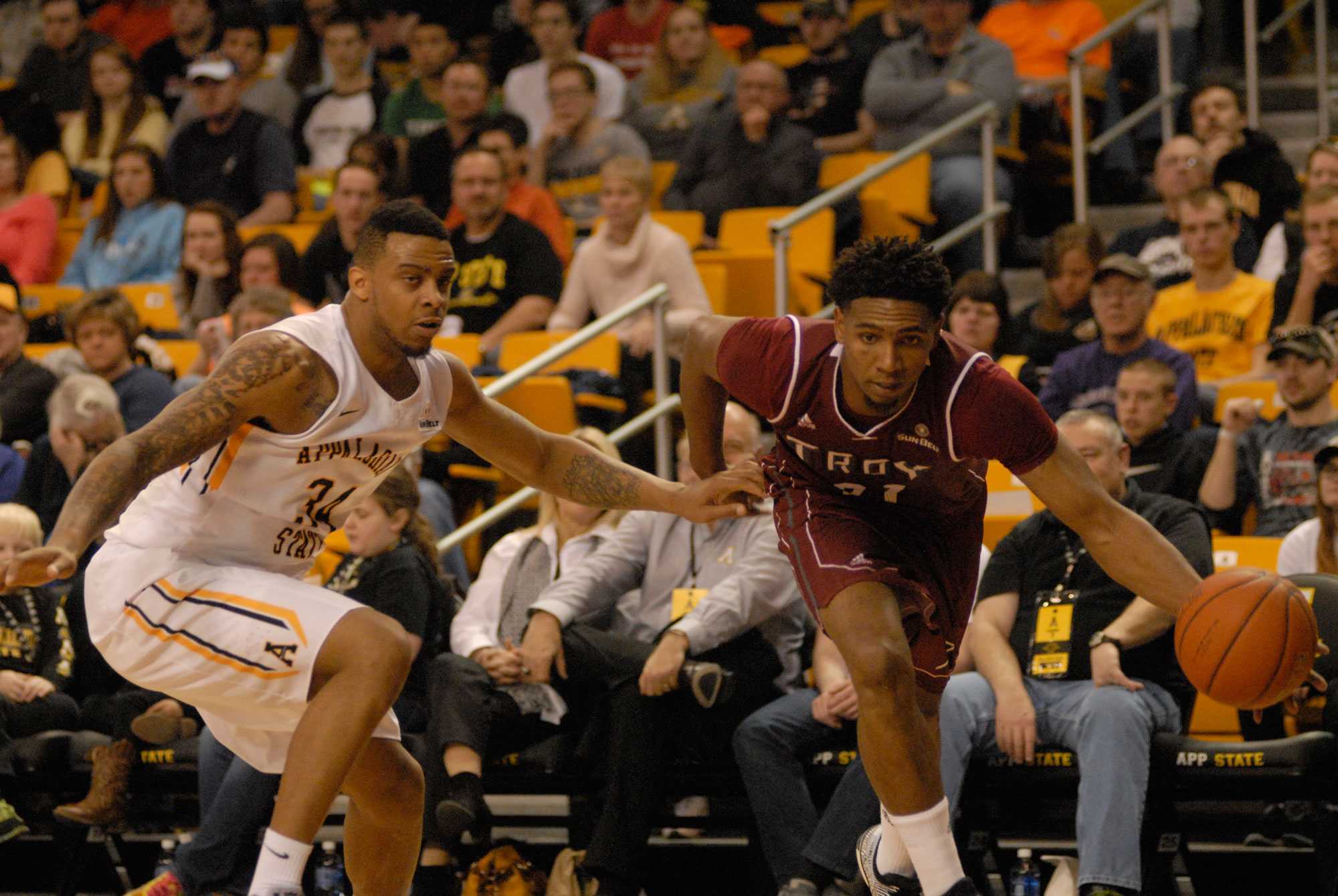 The Mountaineers narrowly defeated the Trojans 65-62. Photo by Corey Spiers  |  The Appalachian