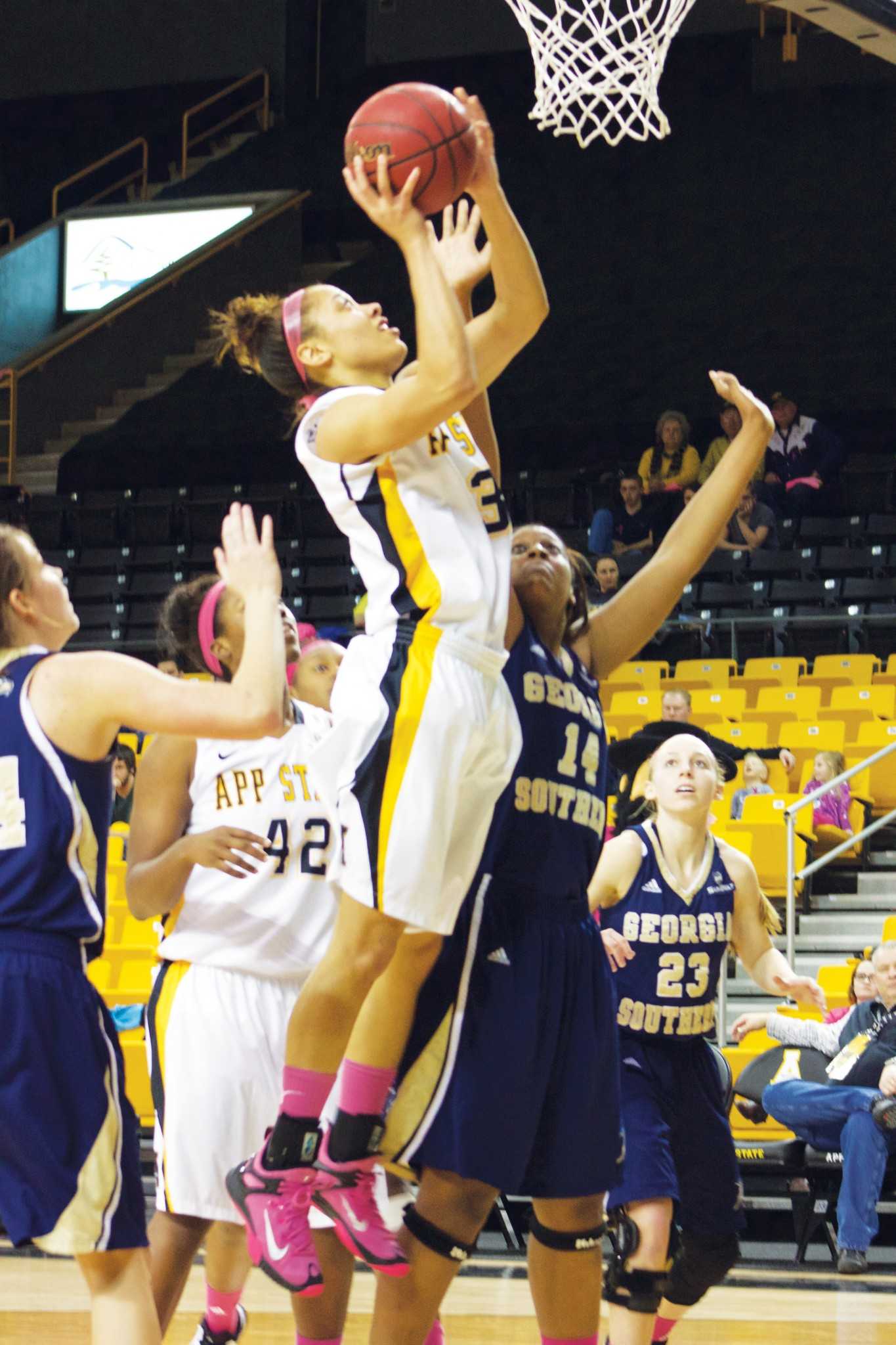 womens basketball10_web_HK