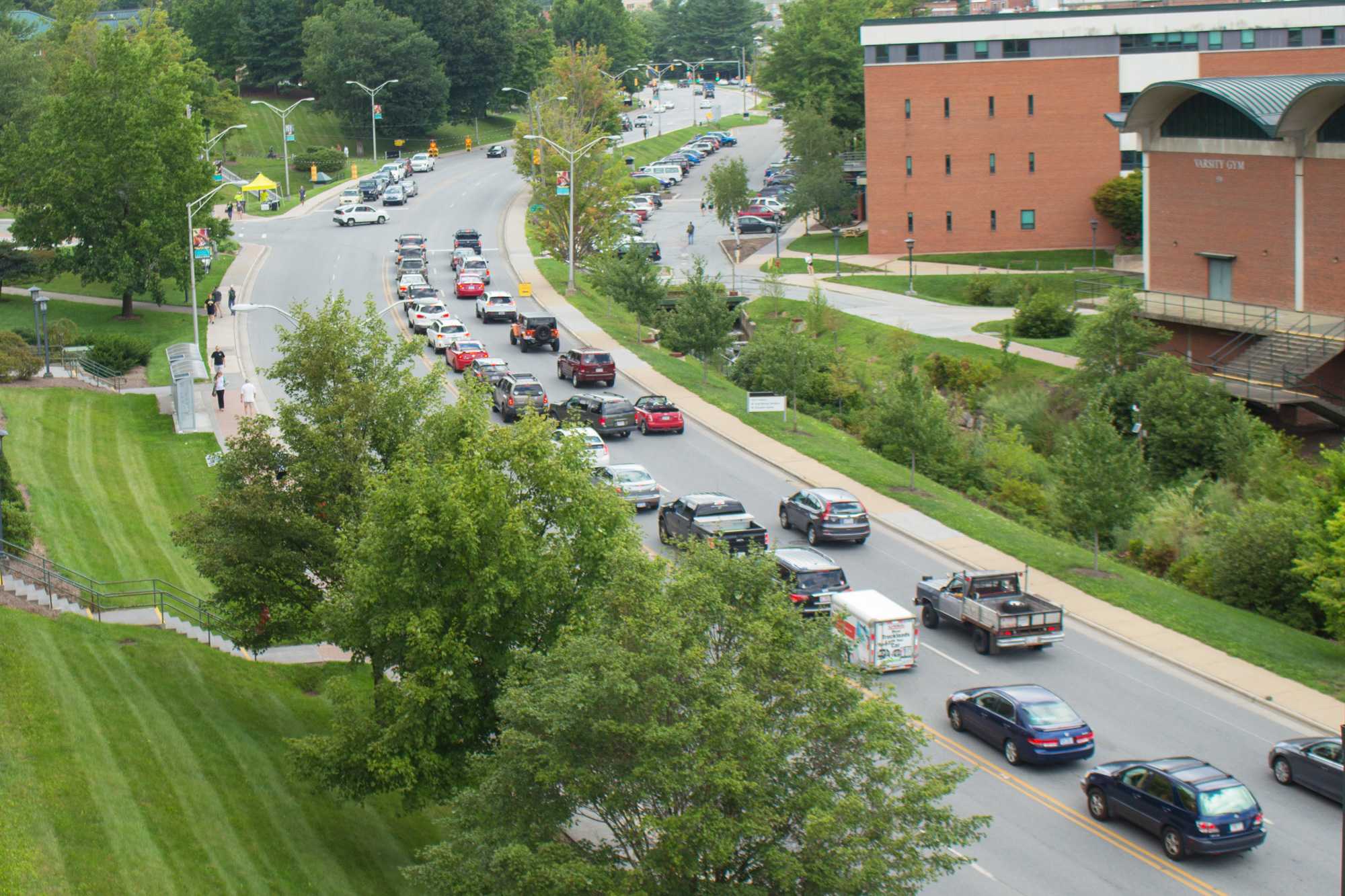 Heavy traffic persists throughout Boone all day Friday as students move into town. Photo by Aaron Moran