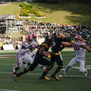 Mountaineers stay perfect in Sun Belt, knock off Louisiana 27-17