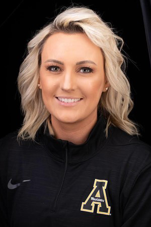Amber Hilderbrandt has been a coach at Xavier and Oakland University and was also a four-year letter winner as a player at Oakland from 2010-13.