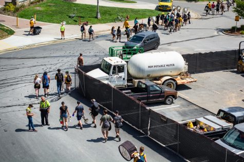 University Housing, ROTC, and parents work together on move-in day