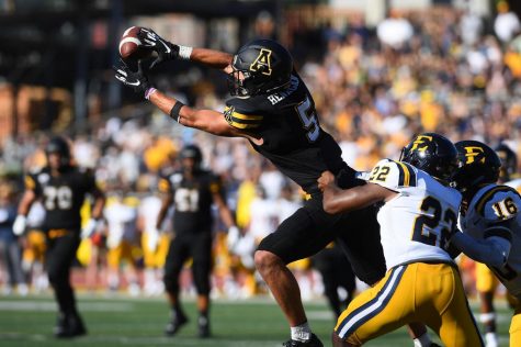 WR/TE position profile: Sutton, Hennigan anchor experienced receiving corps
