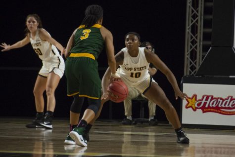 Late comeback effort falls short, App State loses to Louisiana 57-51