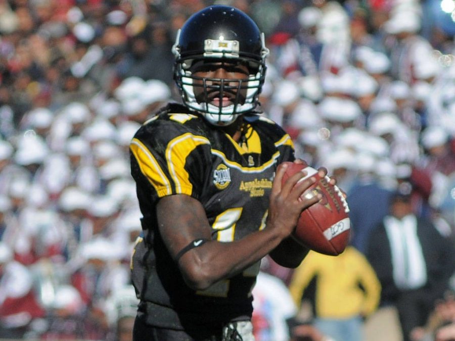 Two-time FCS National Champion and Walter Payton Award winner Armanti Edwards has signed with the Dallas Renegades of the XFL. Edwards played for App State from 2006-09.