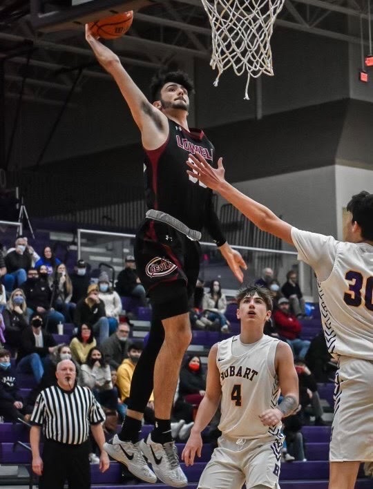 App State commit Chris Mantis soars to the basket for a one-handed slam. Mantis’ Lowell (Indiana) Red Devils defeated Hobart 72-48 Feb. 16 behind 26 points from Mantis. 