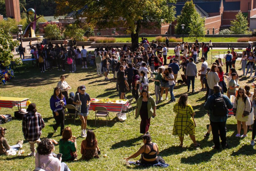 Students gather on Sanford Mall to celebrate Latin Hispanic heritage at a festival hosted by the Latin Hispanic Alliance, Sept. 23, 2022