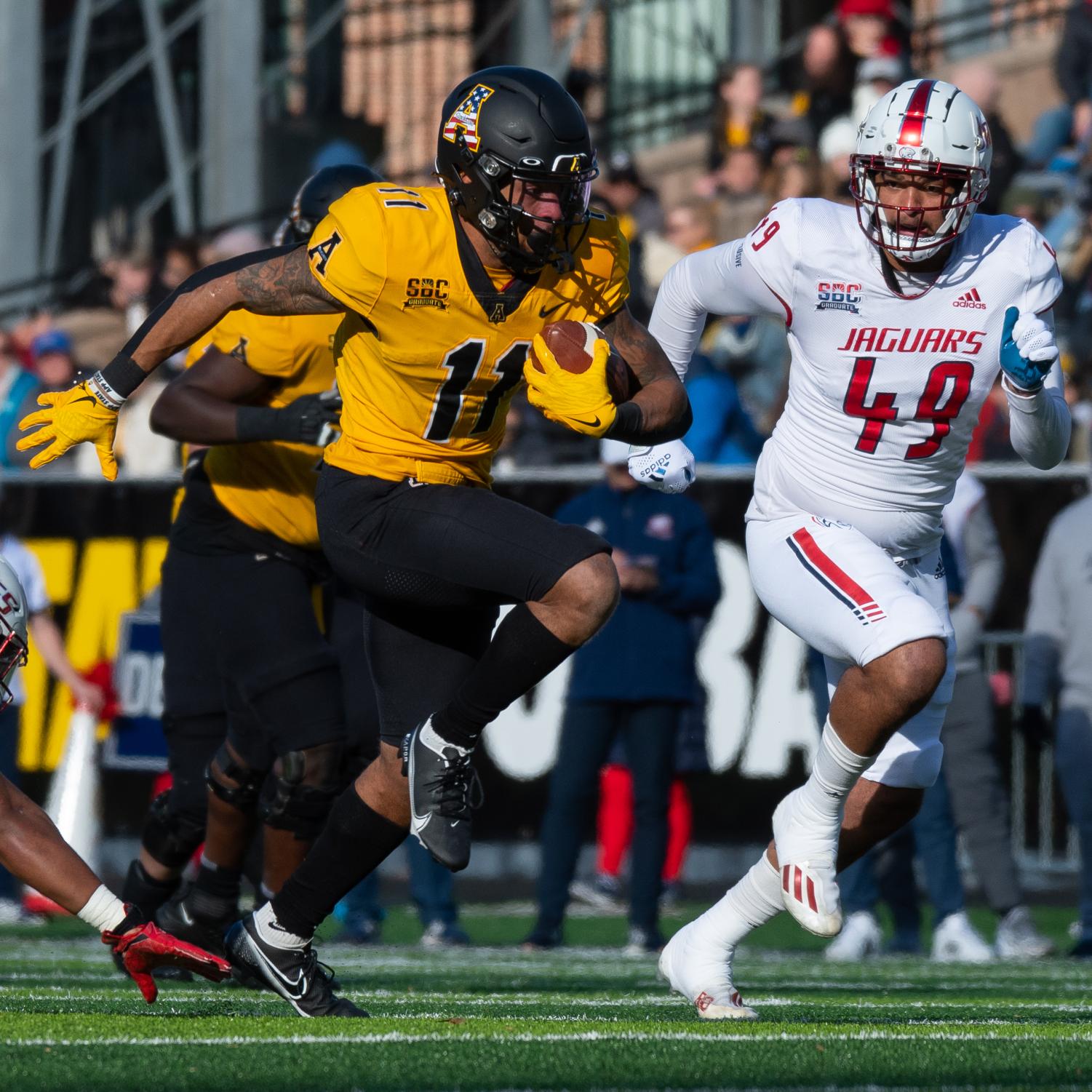 Wyoming Cowboy Football - That Gold pops at the War 