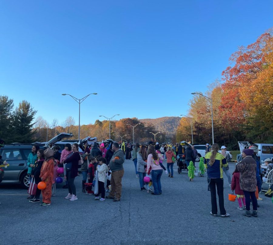 The crowd at the Trunk or Treat for Tots event Oct. 20.
