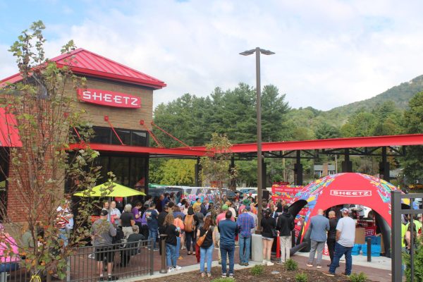 The grand opening of Sheetz on the corner of New Market Boulevard and East King Street took place on Sept. 19. Many customers showed up to celebrate the new gas station. 