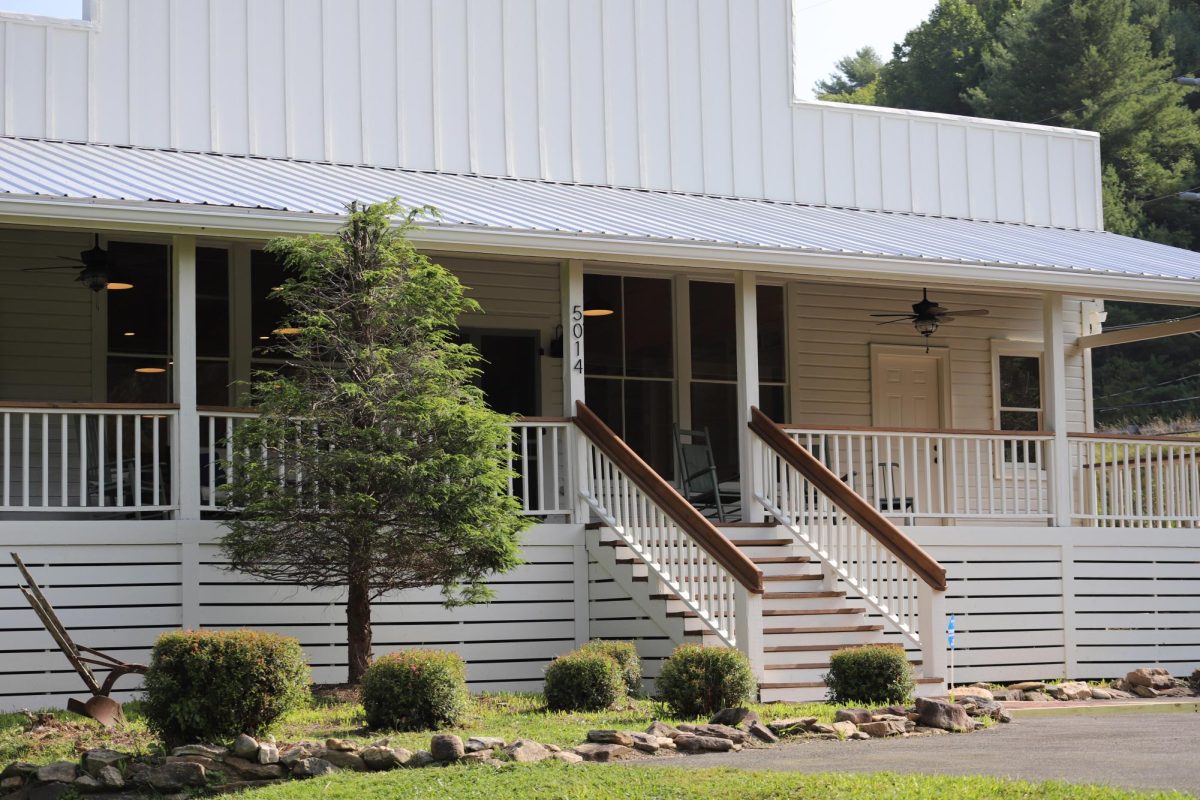 The Pottery Lot building located off of Highway 105 on Aug. 22. The community studio and retail gallery maintains its mountain charm with screen doors and rocking chairs overlooking the ample green space.