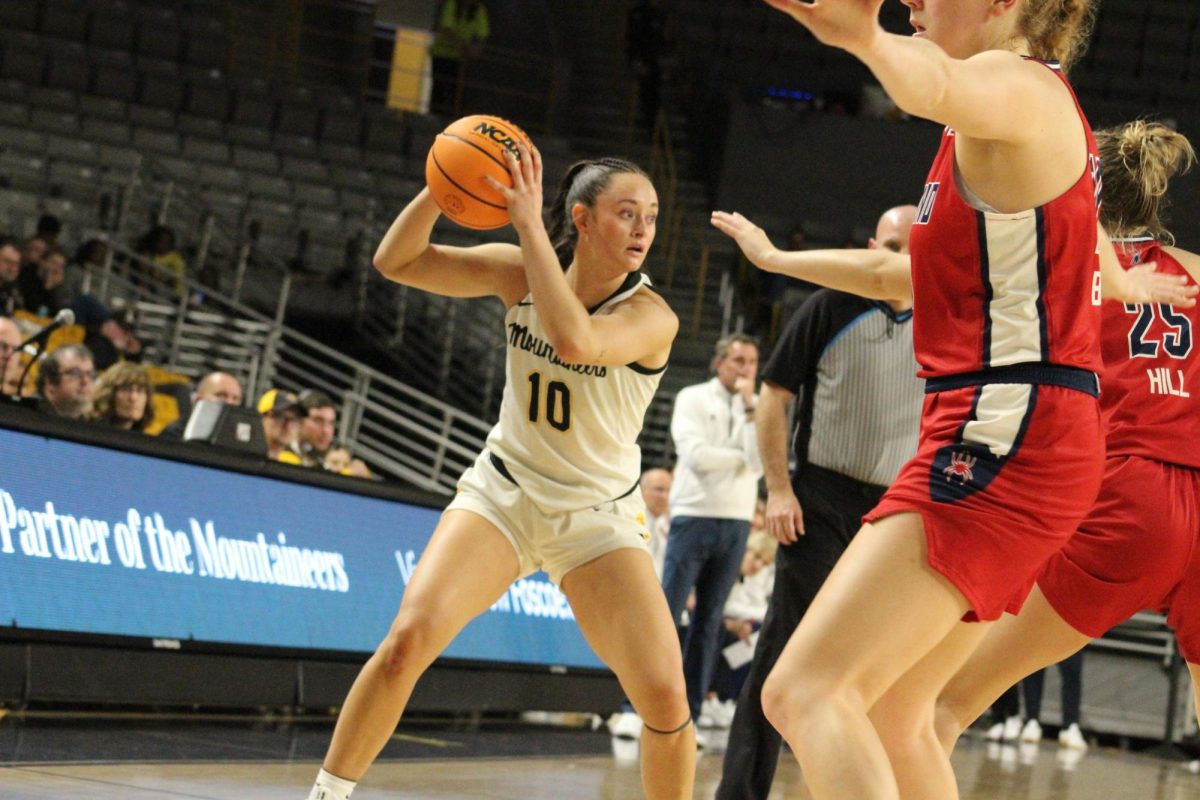 Senior guard Emily Carver looks to set up a play for App State at Holmes Convocation Center on Nov. 24.