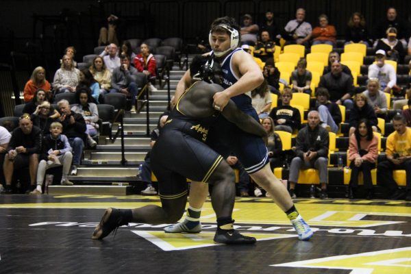 App State wrestling stays undefeated in conference with 24-17 comeback win over Mocs