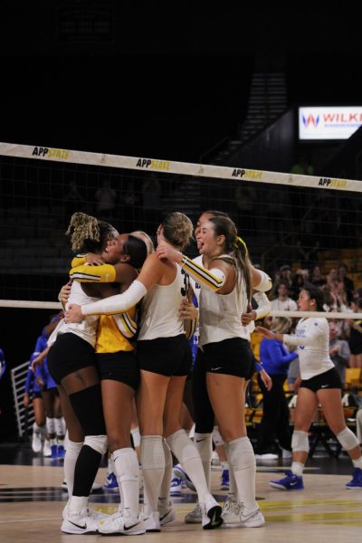 App State volleyball goes 2-0 at Mountaineer Classic