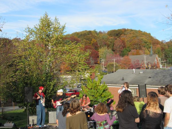 Jack O’ Lantern Jam brings solar-powered fall celebration