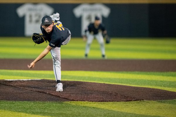 Mountaineers baseball thump Aggies, score 18 runs in 12-inning exhibition game